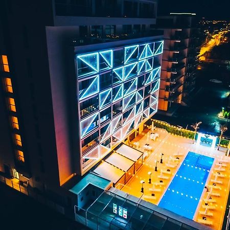 Nyota Hotel & Conference Center Mamaia Buitenkant foto