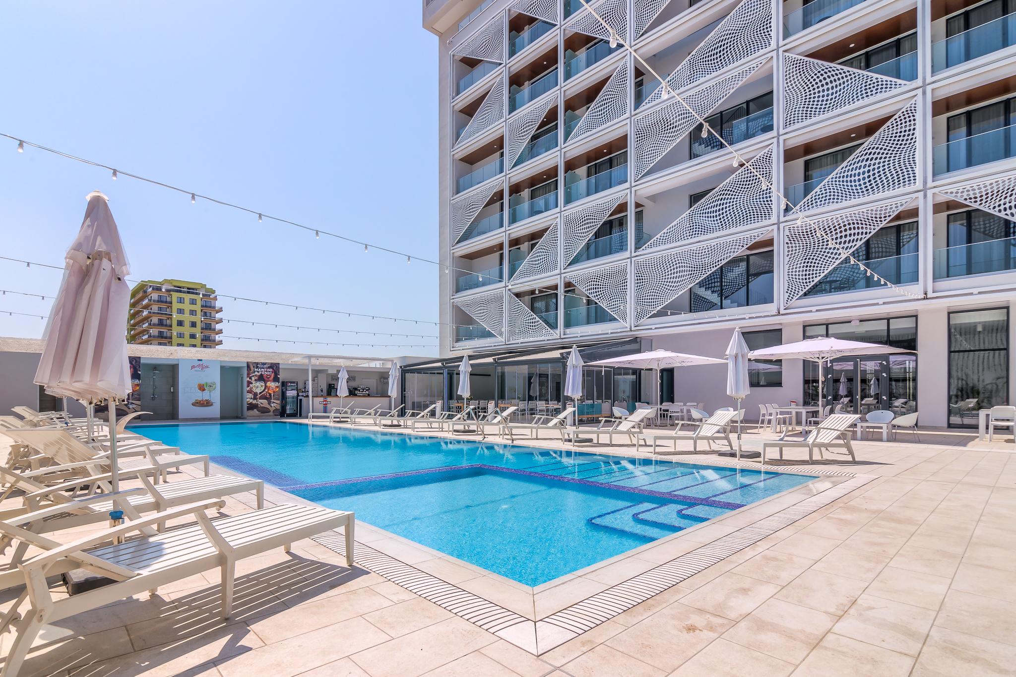 Nyota Hotel & Conference Center Mamaia Buitenkant foto