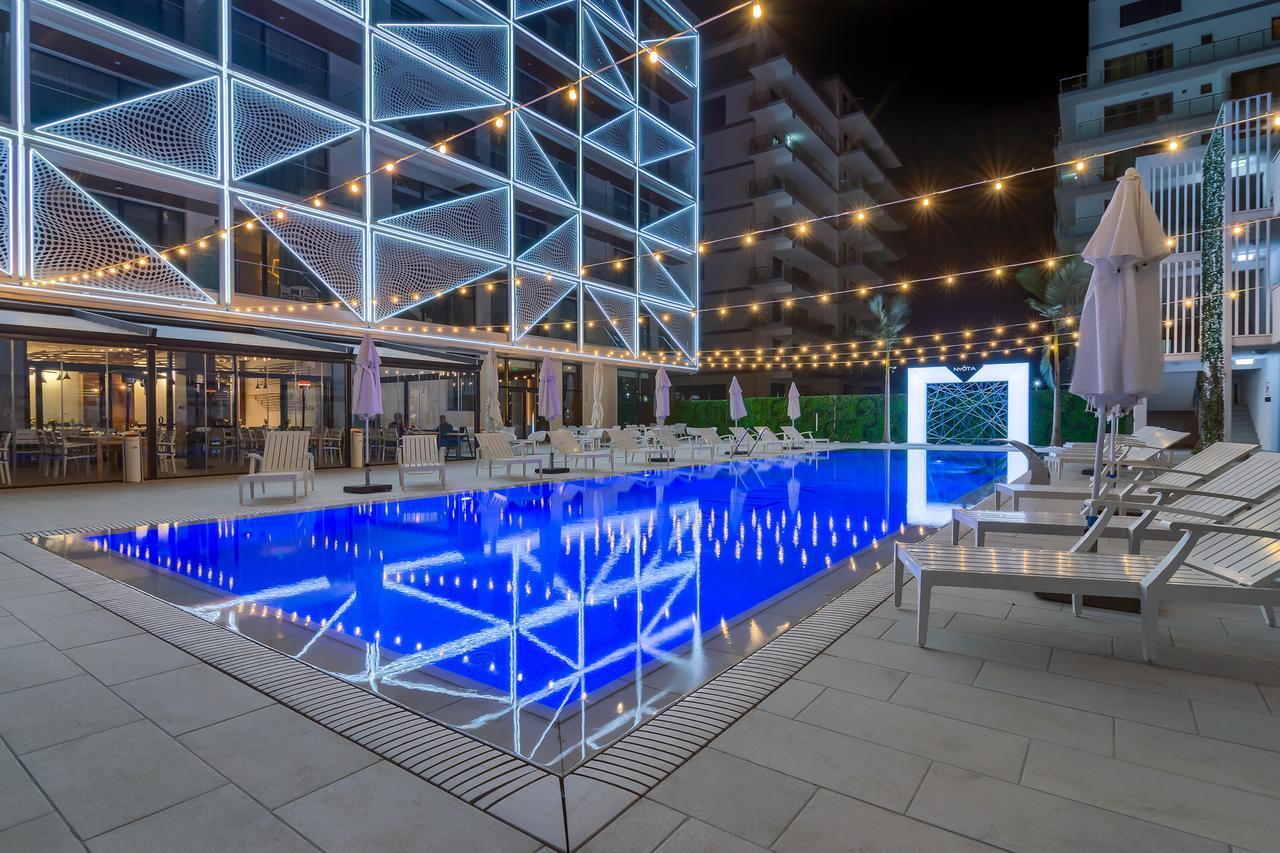 Nyota Hotel & Conference Center Mamaia Buitenkant foto