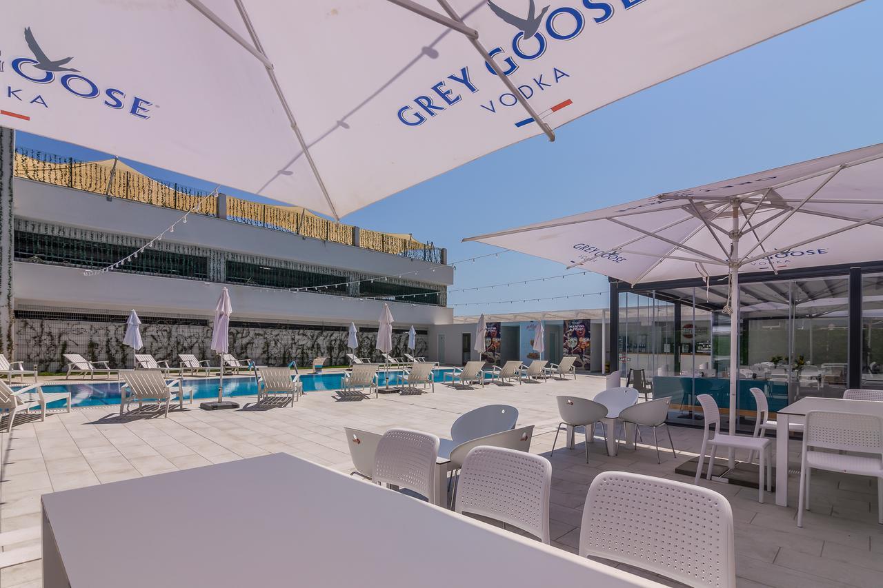 Nyota Hotel & Conference Center Mamaia Buitenkant foto