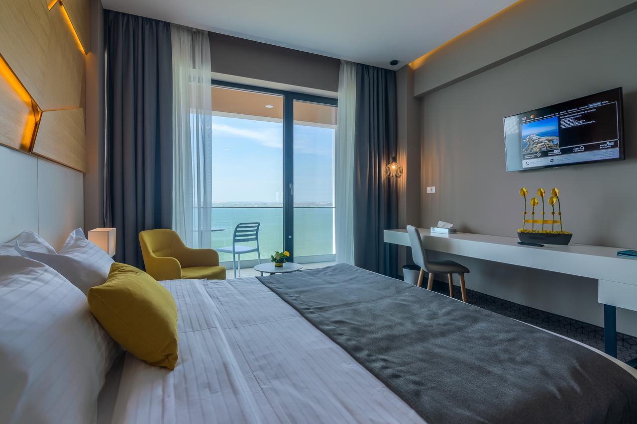 Nyota Hotel & Conference Center Mamaia Buitenkant foto