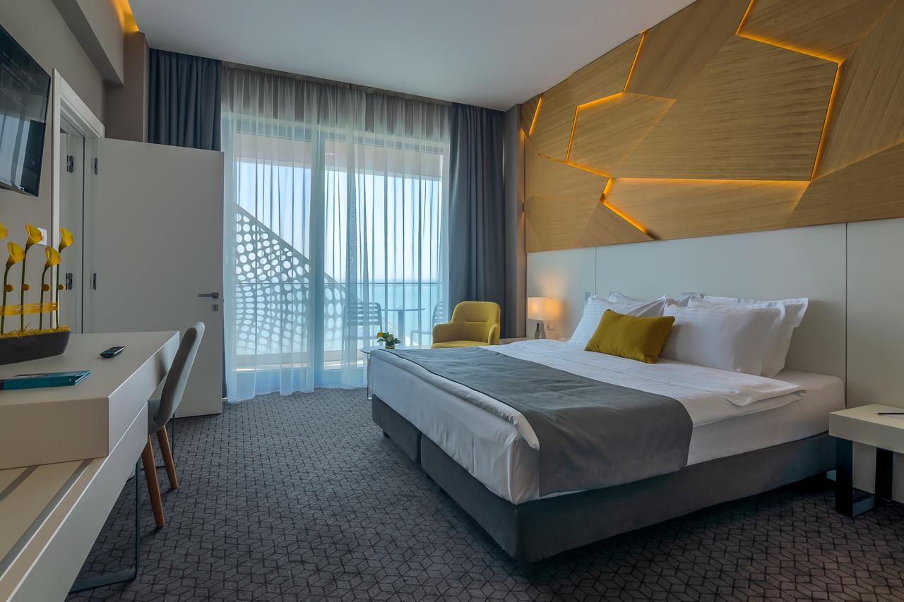 Nyota Hotel & Conference Center Mamaia Buitenkant foto