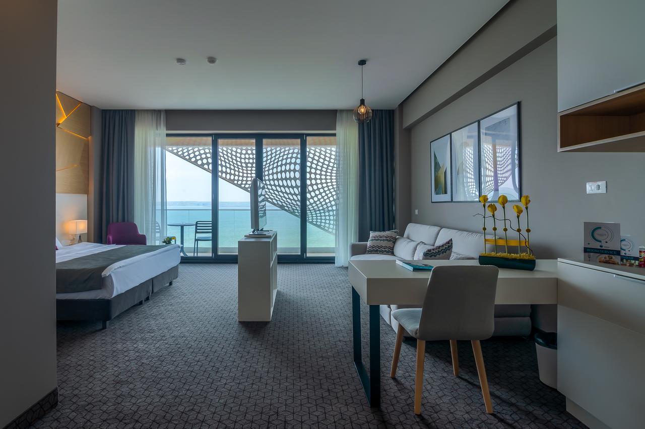 Nyota Hotel & Conference Center Mamaia Buitenkant foto