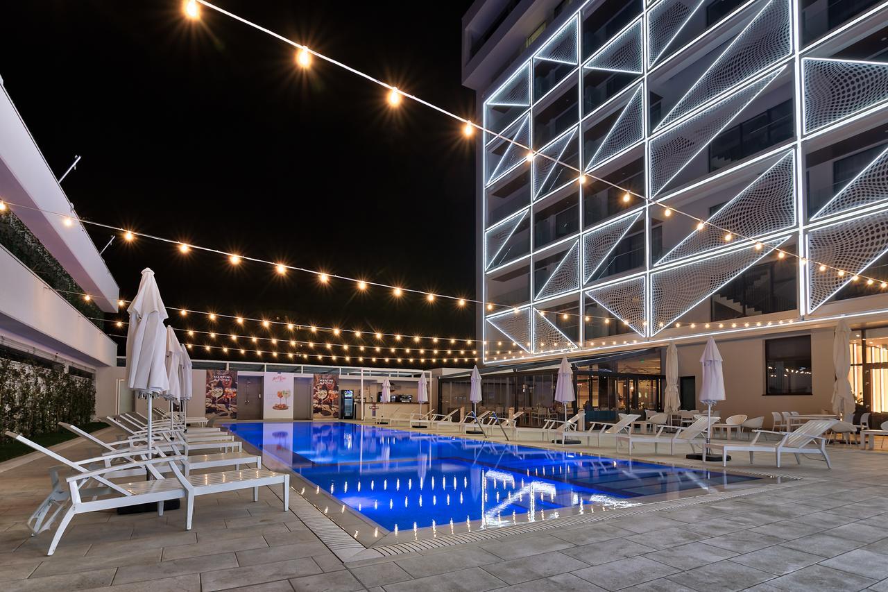 Nyota Hotel & Conference Center Mamaia Buitenkant foto