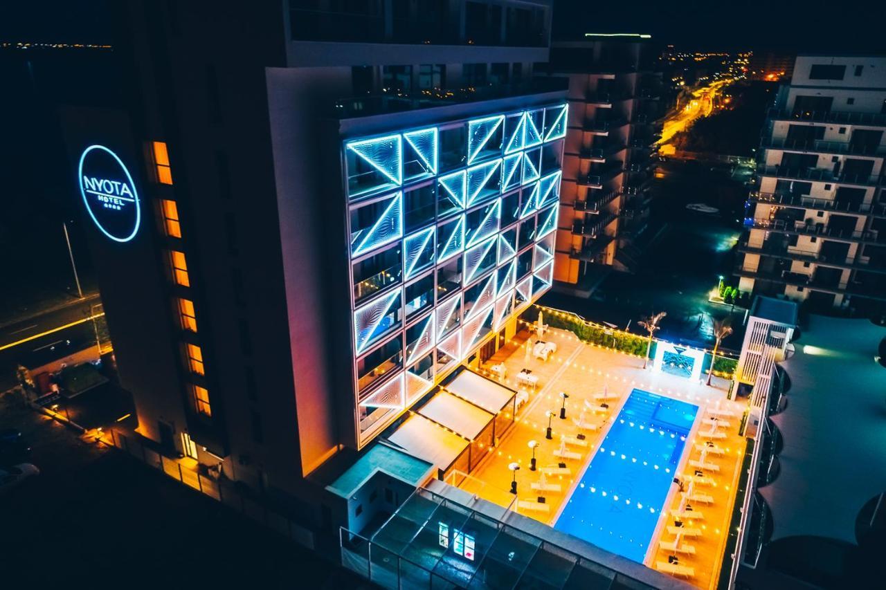 Nyota Hotel & Conference Center Mamaia Buitenkant foto
